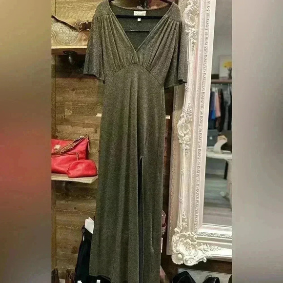 CLEOBELLA gorgeous gold long dress with high slit Fits like a Medium - Picture 4 of 9